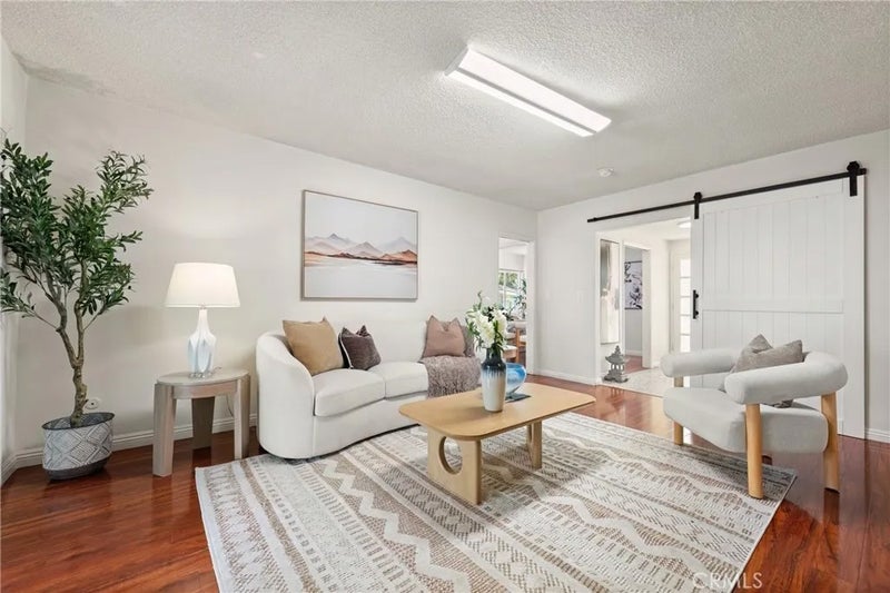 2112 El Sereno