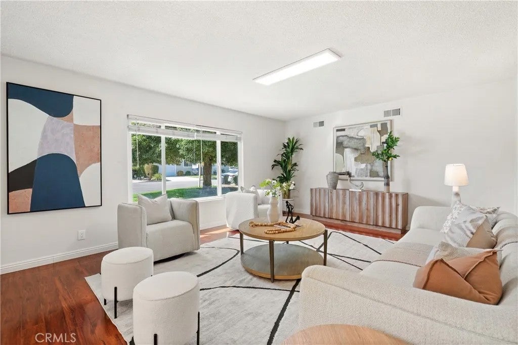 2112 El Sereno