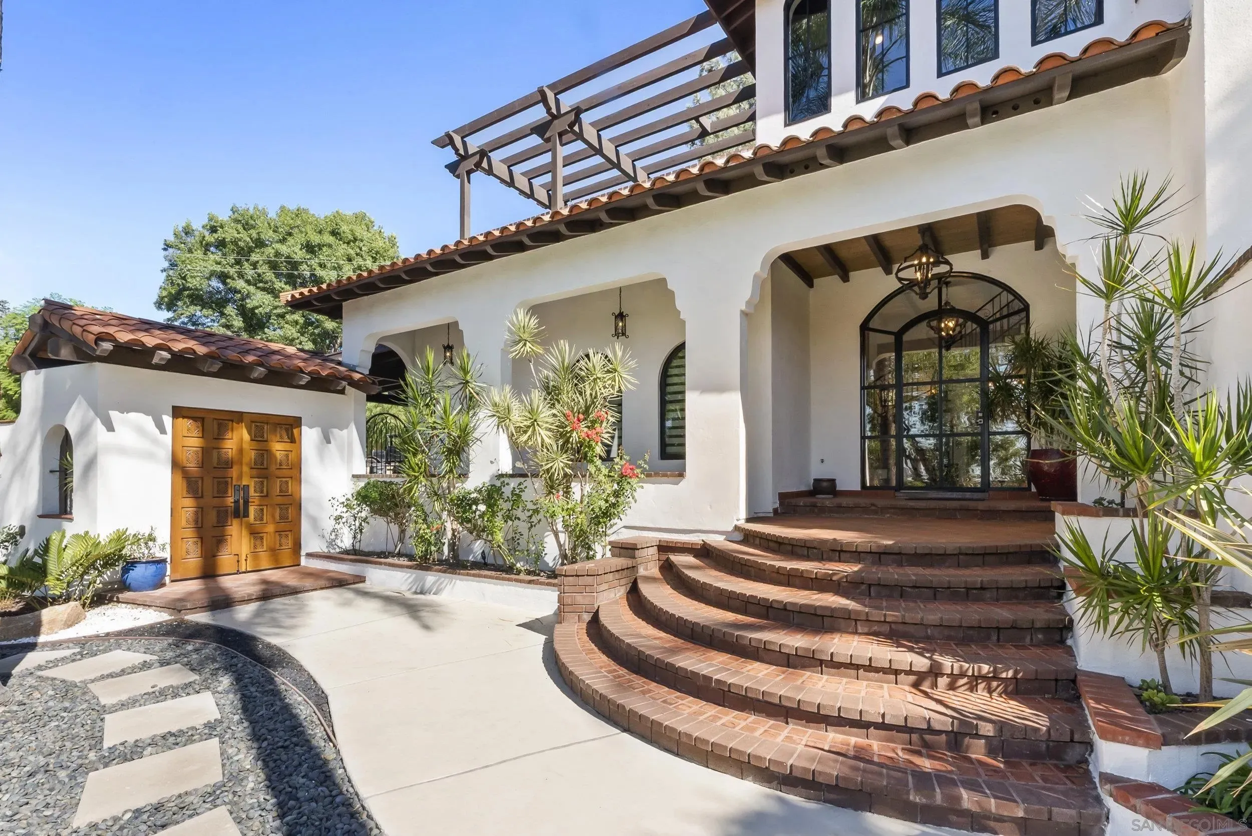 El Cajon, California 92019, United States, 6 Bedrooms Bedrooms, ,6 BathroomsBathrooms,Residential,Active,216355