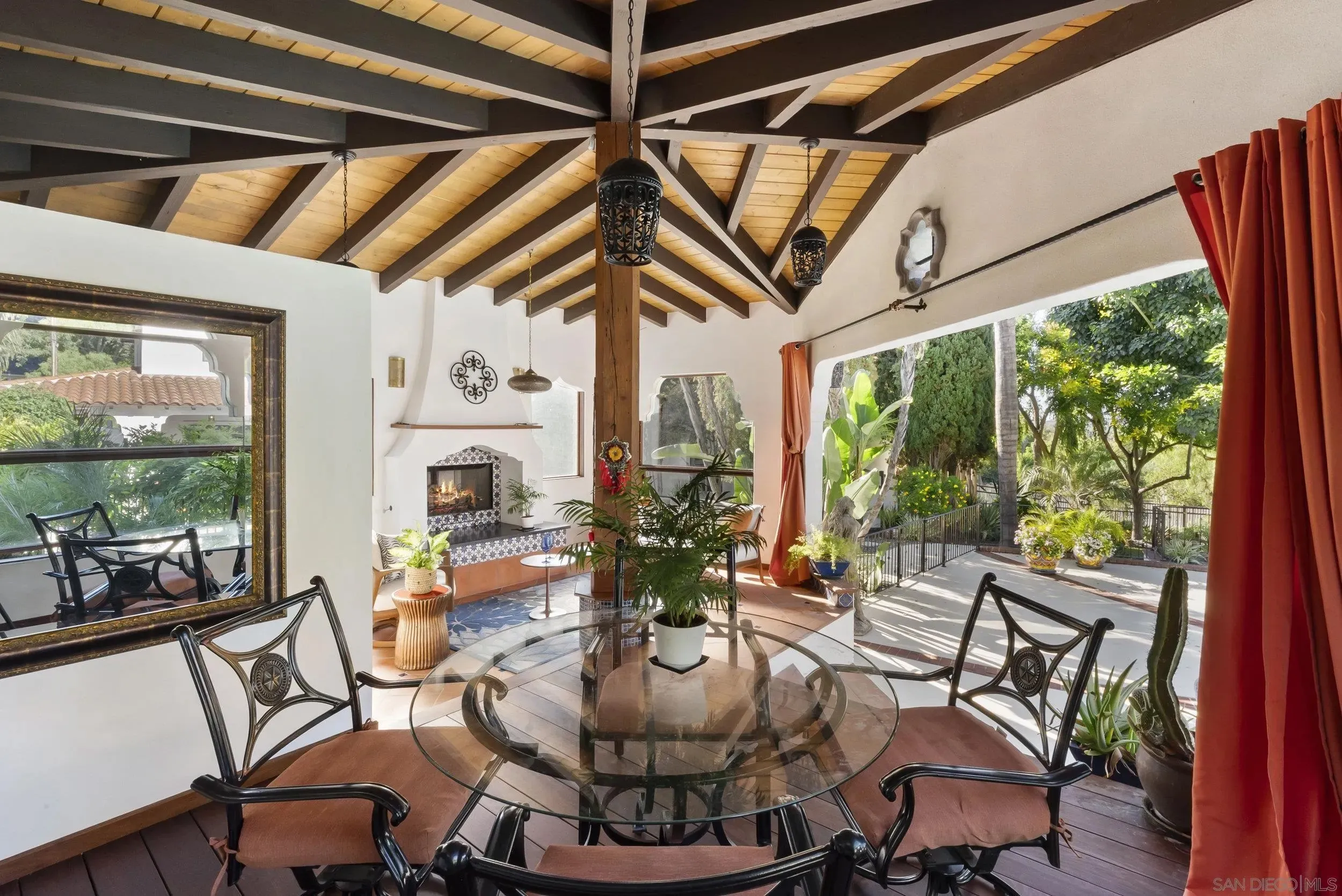 El Cajon, California 92019, United States, 6 Bedrooms Bedrooms, ,6 BathroomsBathrooms,Residential,Active,216355