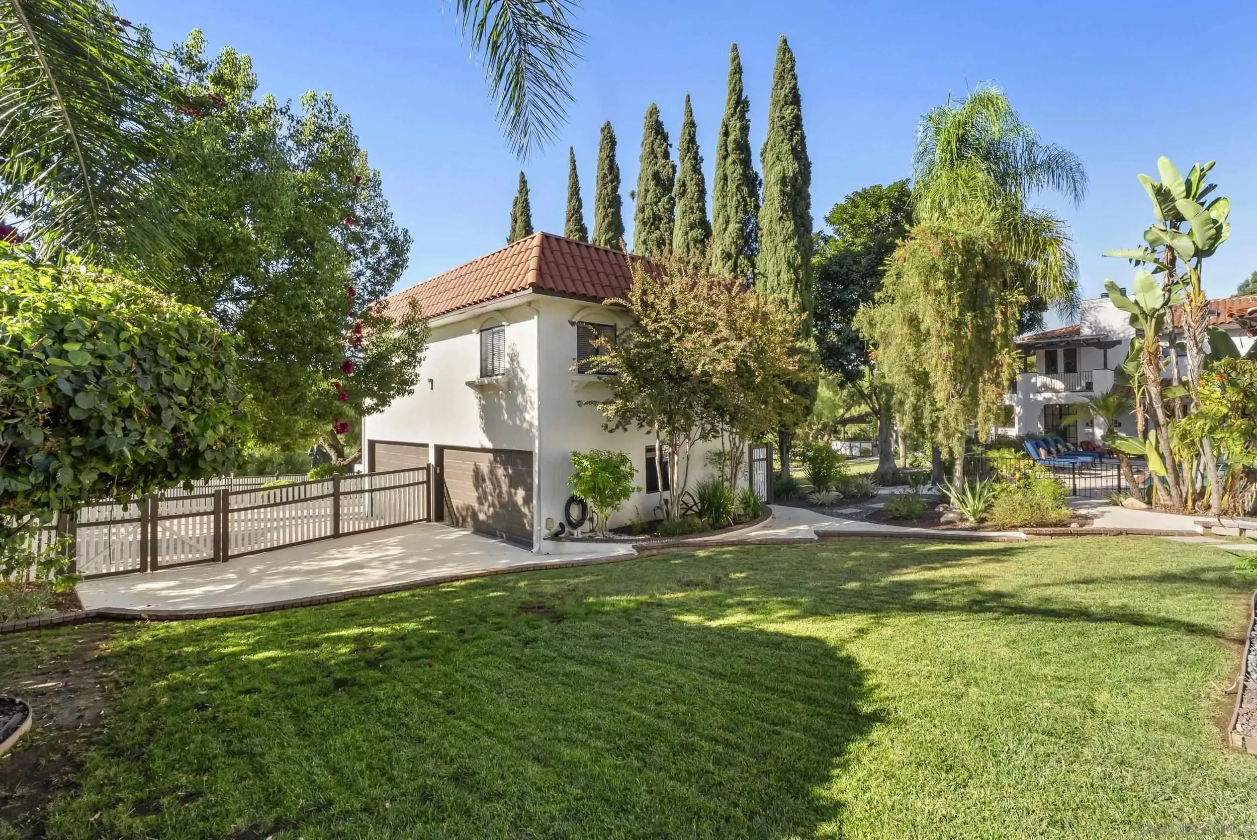 El Cajon, California 92019, United States, 6 Bedrooms Bedrooms, ,6 BathroomsBathrooms,Residential,Active,216355