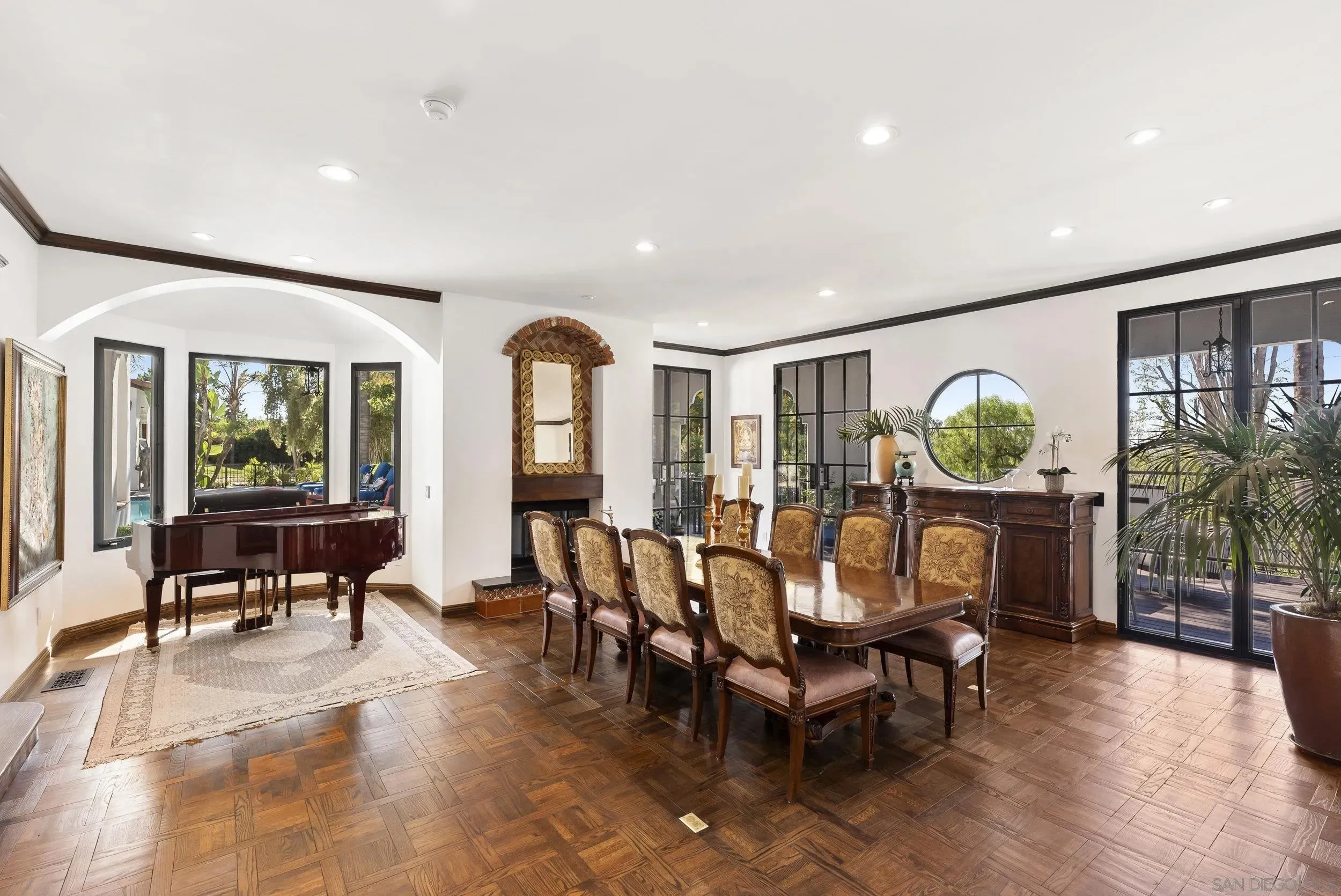 El Cajon, California 92019, United States, 6 Bedrooms Bedrooms, ,6 BathroomsBathrooms,Residential,Active,216355