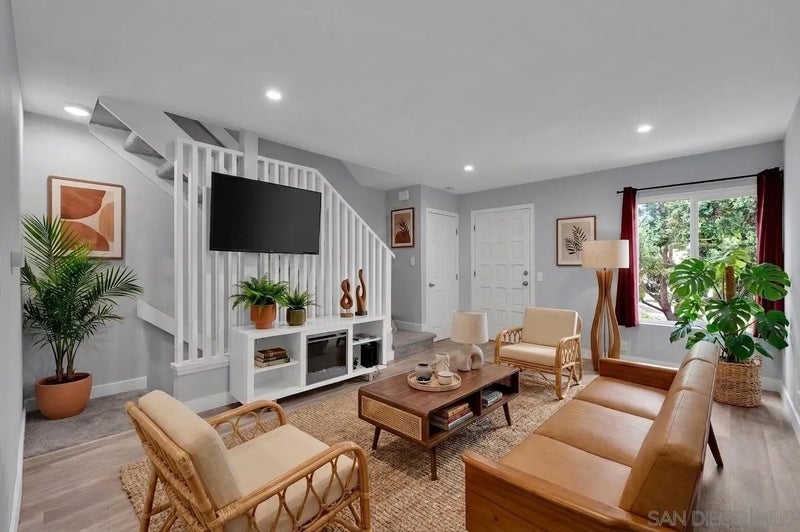 1235 River Glen Row 83