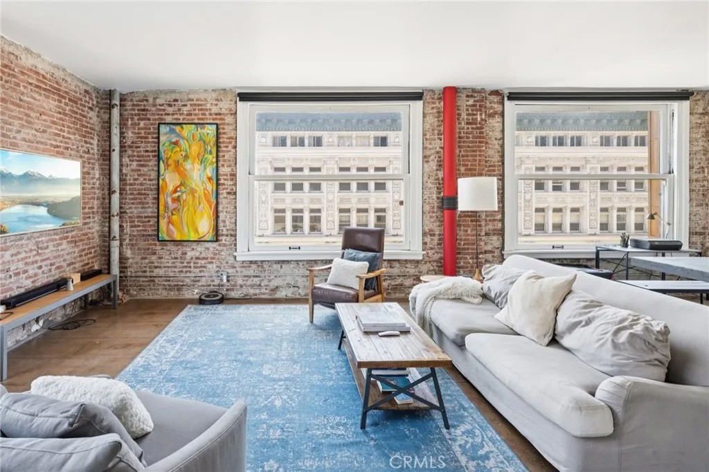 215 W 7th Street 1108