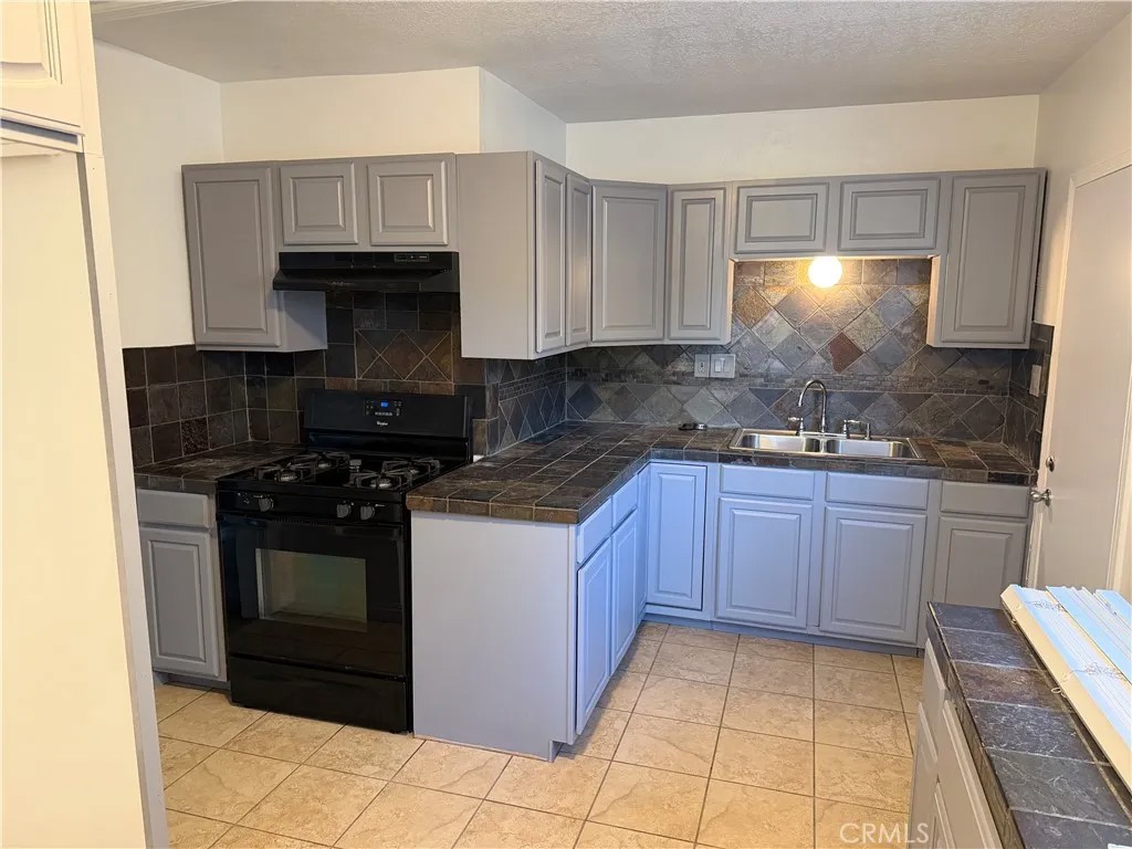 1654 N Marine