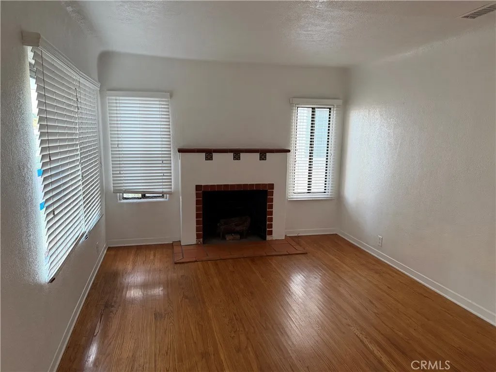 1654 N Marine