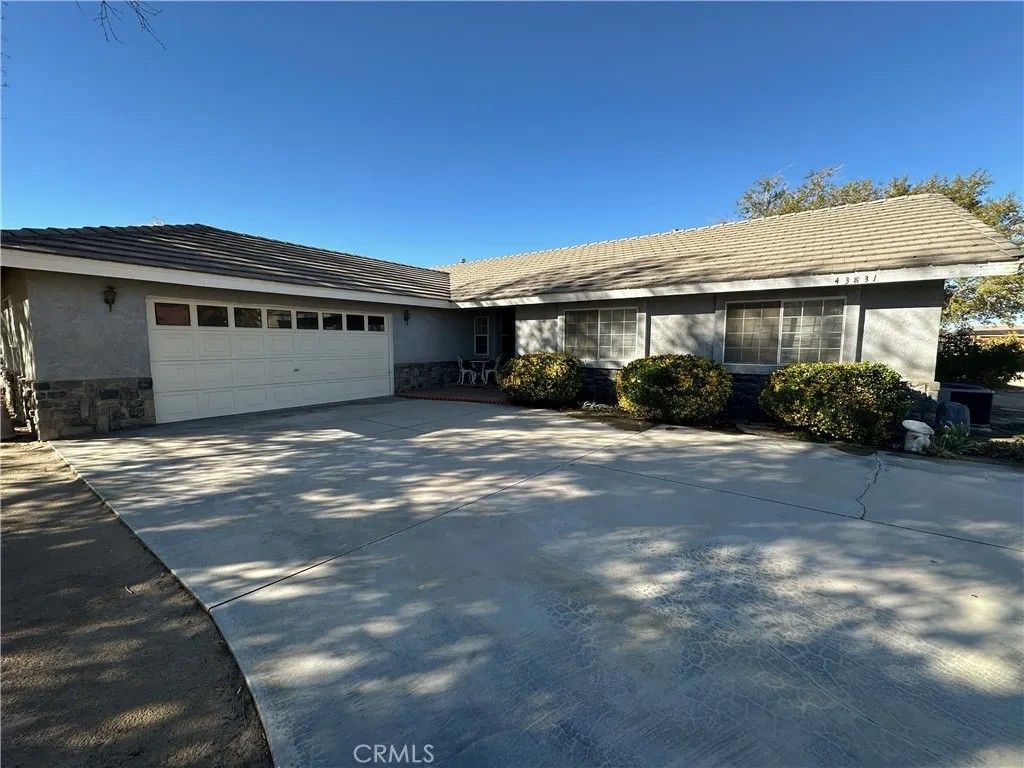 Photo of 43831 Victor Pl, Lancaster, CA 93535 (MLS # SR25247507)