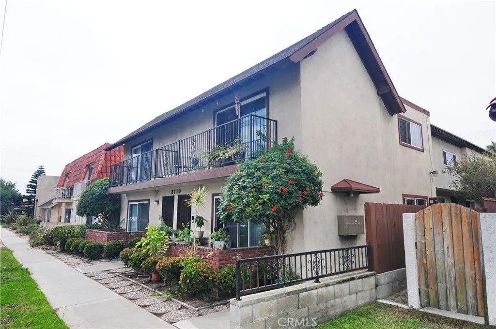 Photo of 3710 Del Amo Boulevard #5, Torrance, CA 90503 (MLS # SB26000596)