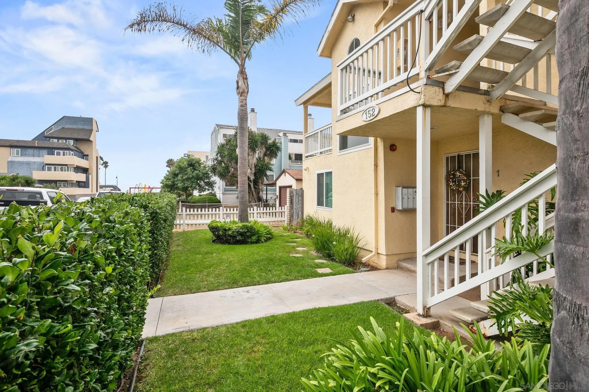 152 Evergreen Ave. 4