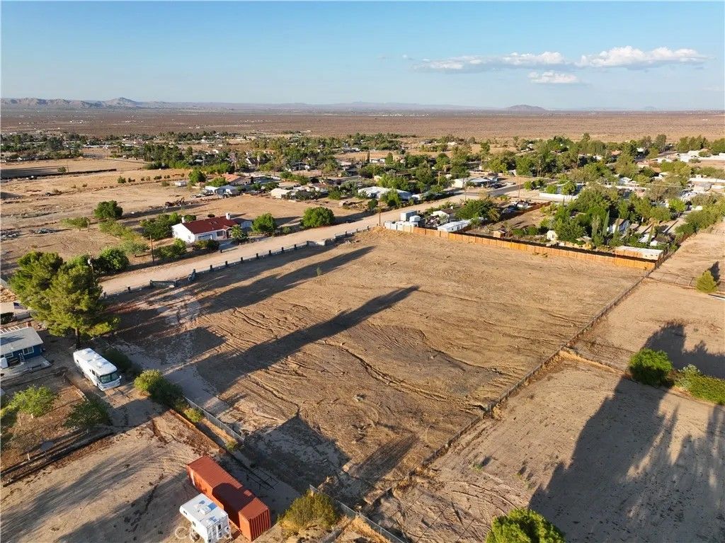 Photo of 0 Vic Longview Avenue W11, Pearblossom, CA 93553 (MLS # SR26004674)