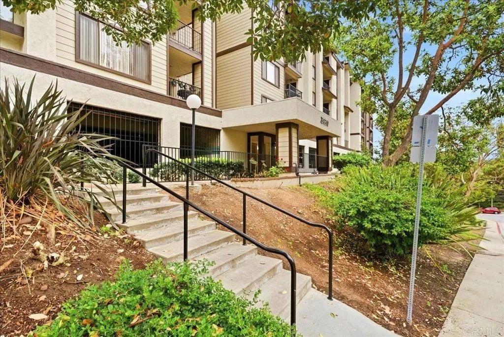 3980 Faircross Place 13