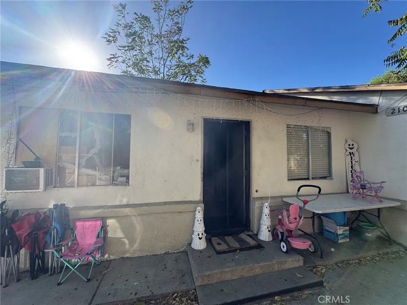 208 E Olive