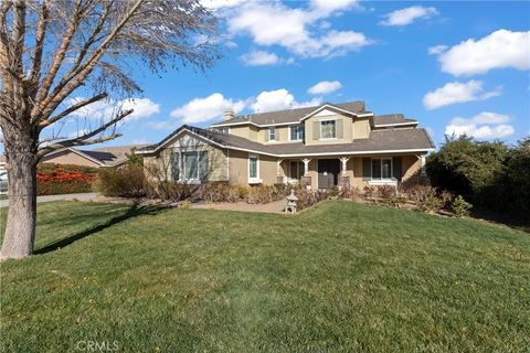 Photo of 41346 43rd St, Quartz Hill, CA 93536 (MLS # SR26049184)