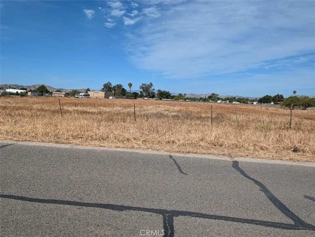 Photo of 9 Tradewinds LN, Menifee, CA 92585 (MLS # IV26088189)