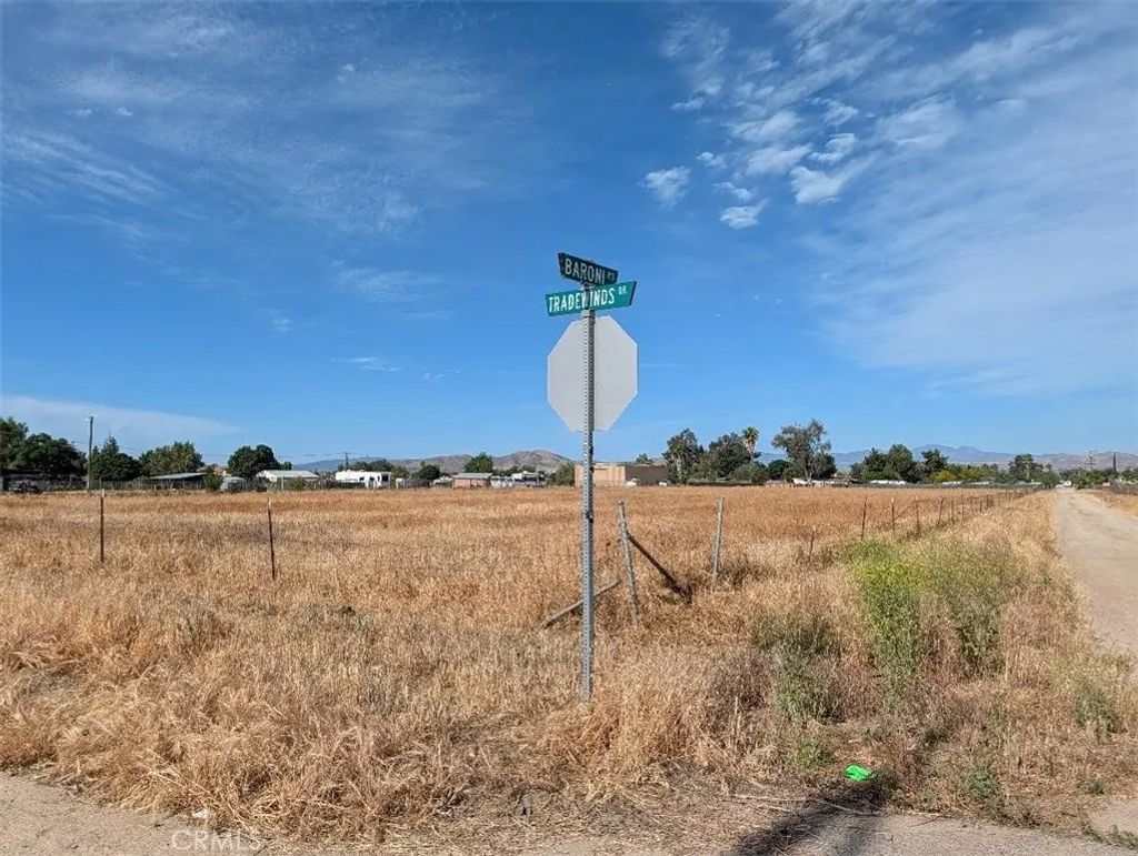 Photo of 9 Tradewinds LN, Menifee, CA 92585 (MLS # IV26088189)
