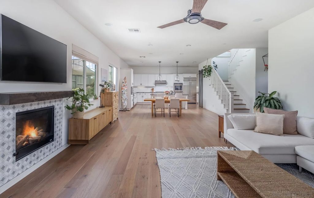 Photo of 1440 Mackinnon Ave, Cardiff By The Sea, CA 92007 (MLS # 250039852)