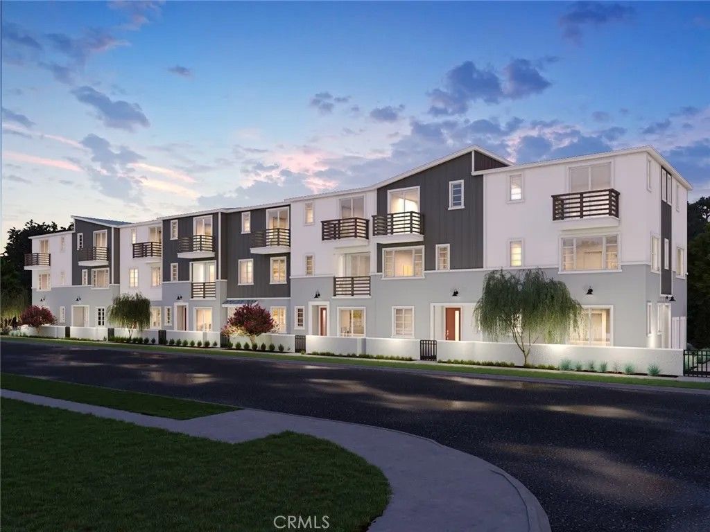 Photo of 1474 W Longview Lane, San Pedro, CA 90732 (MLS # OC26078869)