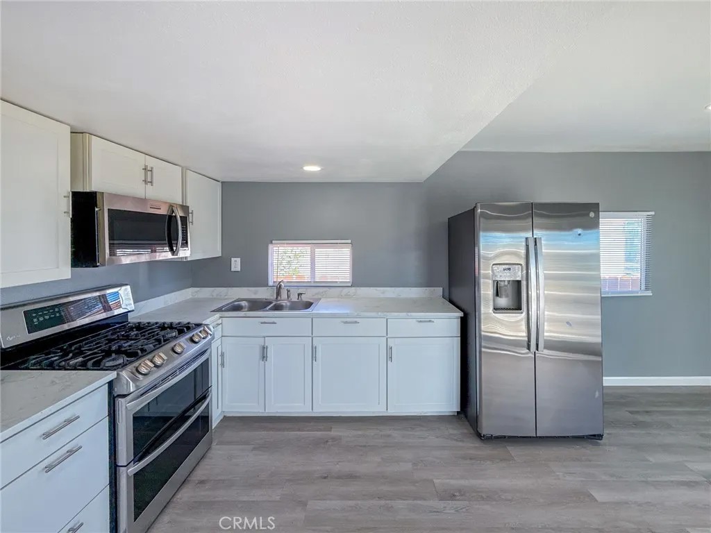 1258 W Rosamond Boulevard 14