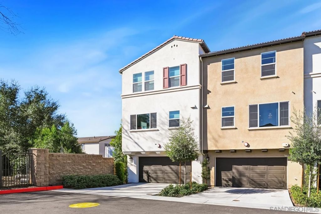 Photo of 2217 Brix Gln, Escondido, CA 92025 (MLS # 250046273)