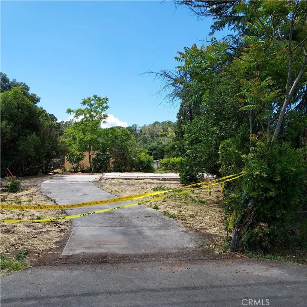Photo of 3385 12th St, Clearlake, CA 95422 (MLS # LC26094207)