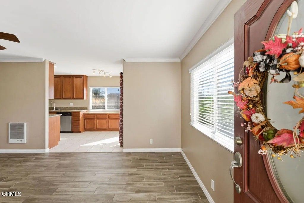 Photo of 1912 Diamond Street #4, San Diego, CA 92109 (MLS # P1-25101)