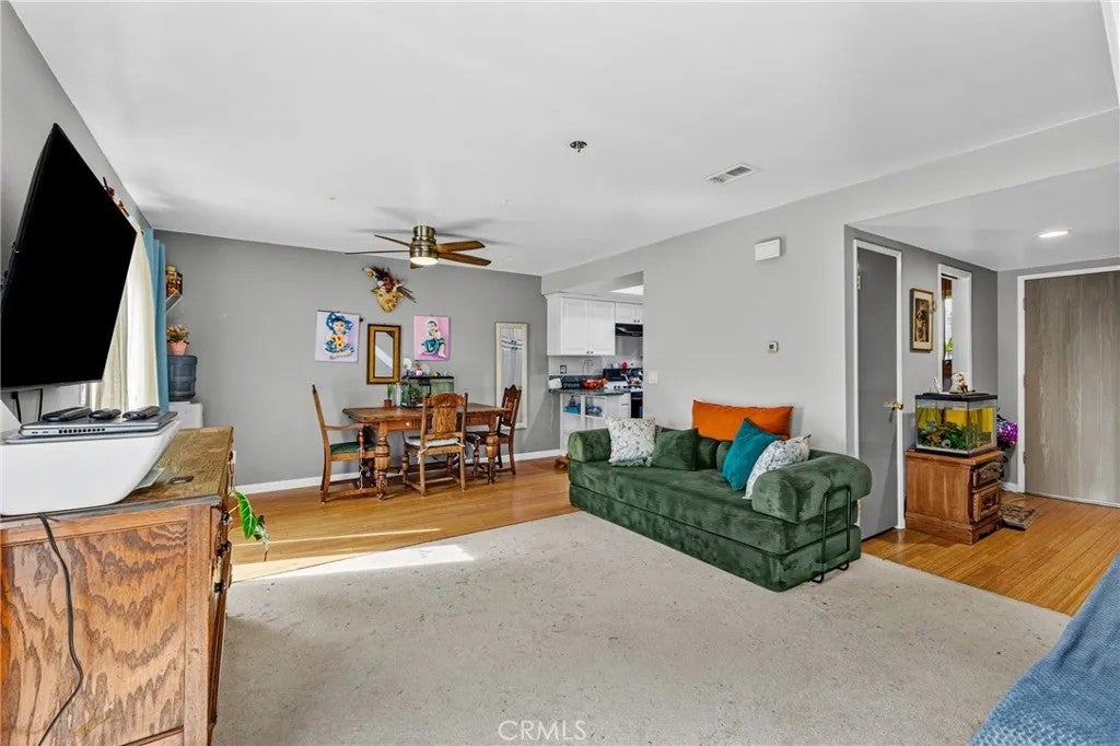2112 E Vista 20