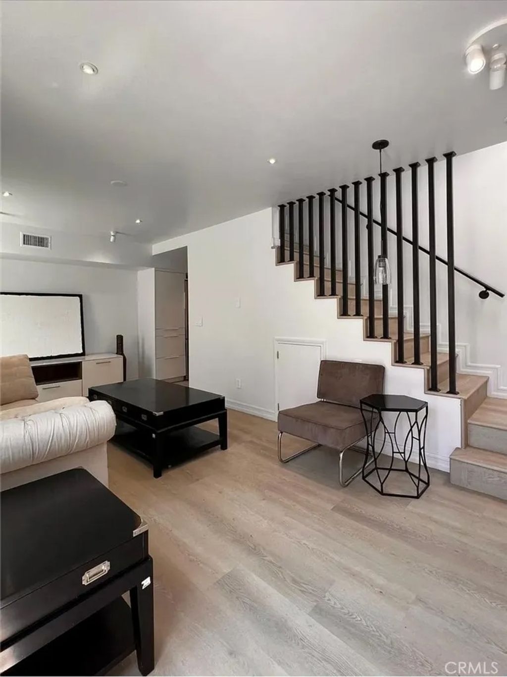 Photo of 2686 Greenfield Ave, Los Angeles, CA 90064 (MLS # SR26067462)