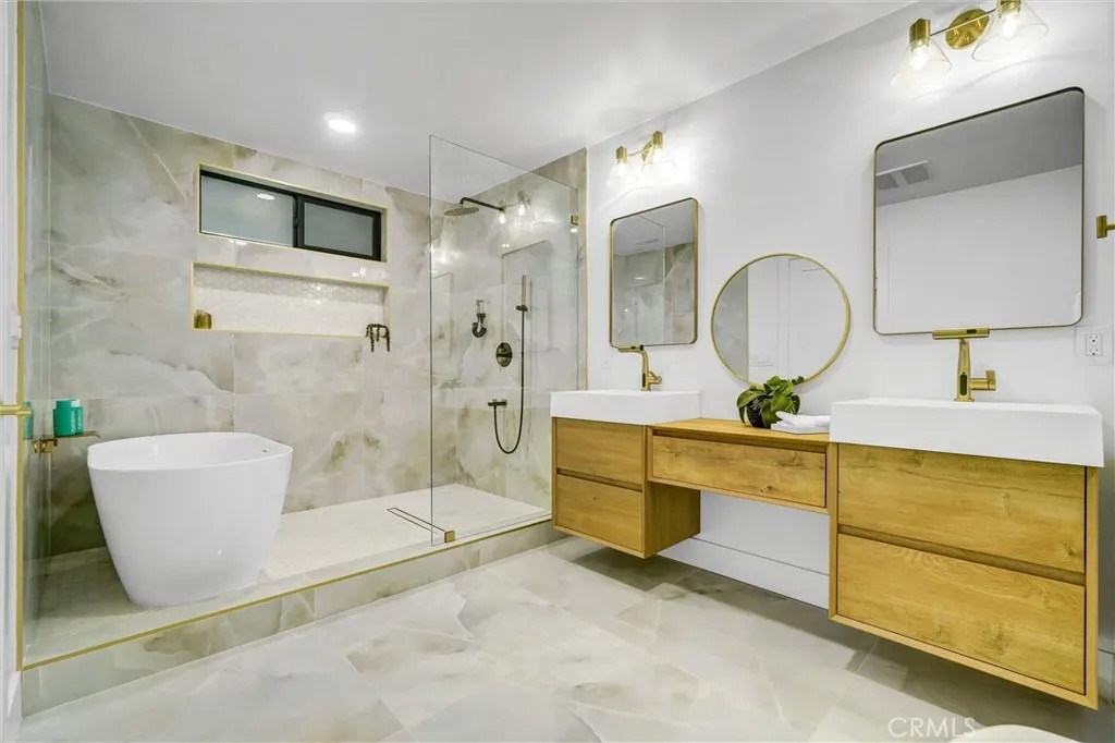 1834 E Sunview Drive