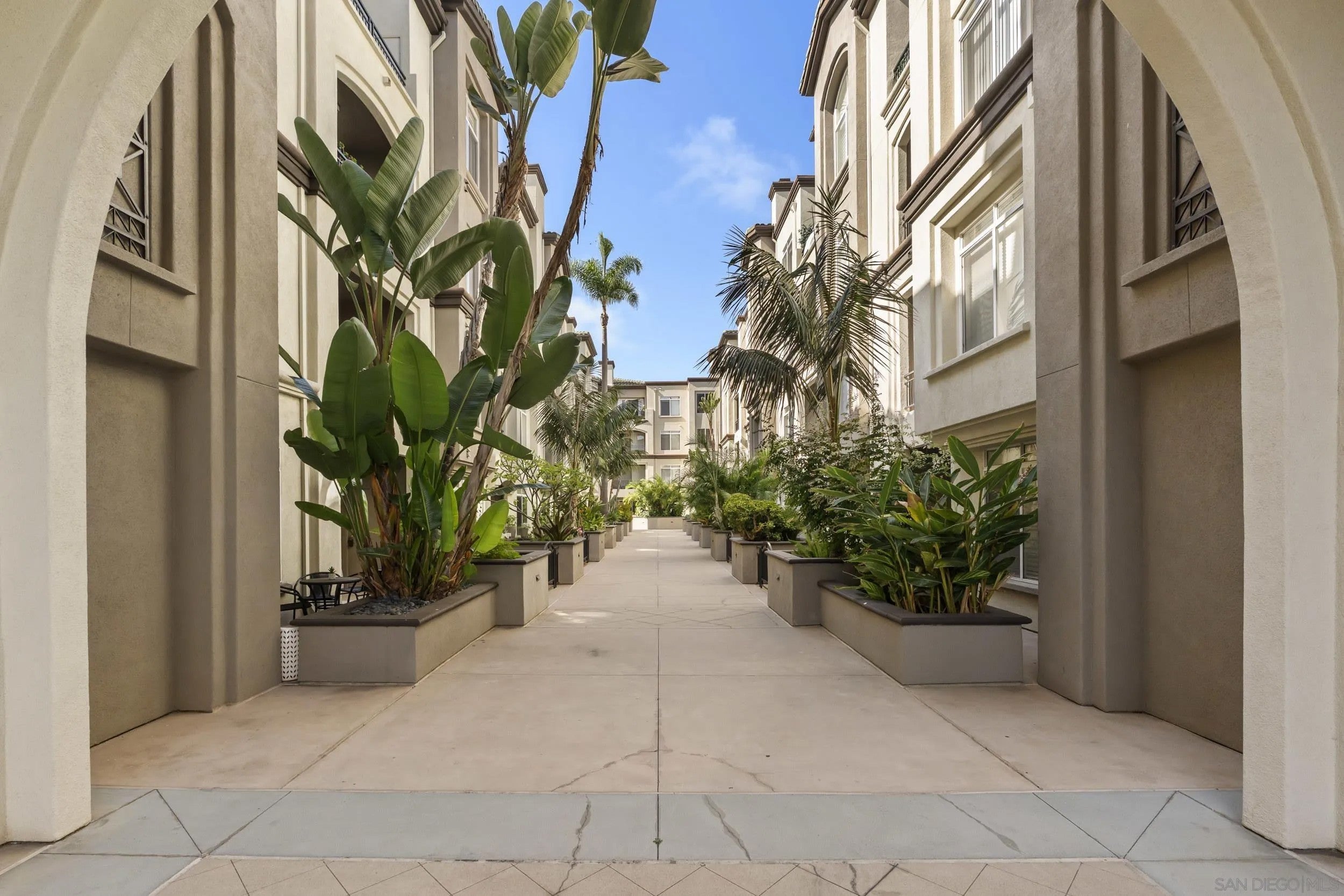 9263 Regents Rd B204