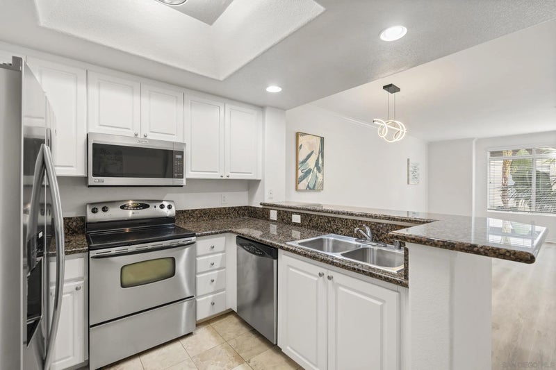 9263 Regents Rd B204