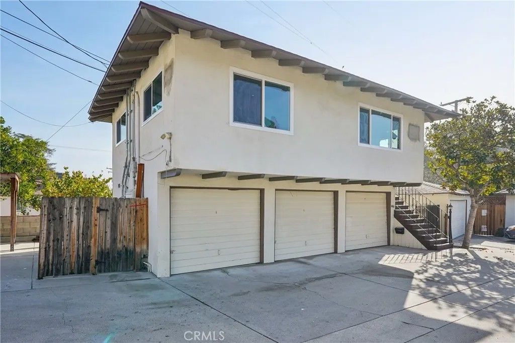 Photo of 1466 Allen Avenue, Altadena, CA 91104 (MLS # AR26003691)