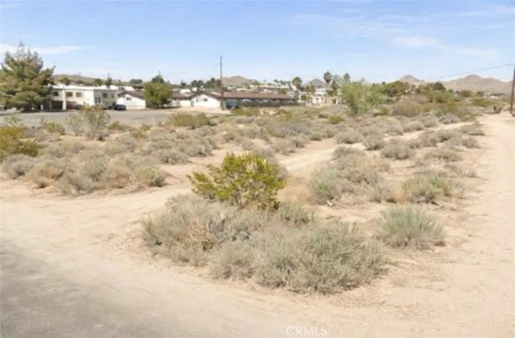 Photo of 1 Quantico, Apple Valley, CA 92307 (MLS # CV26028734)