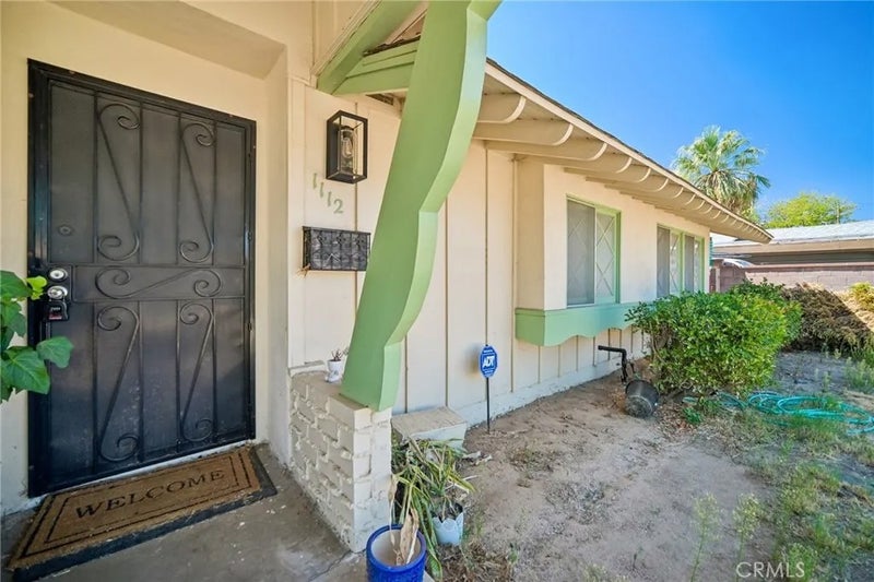 1112 E Avenue J4