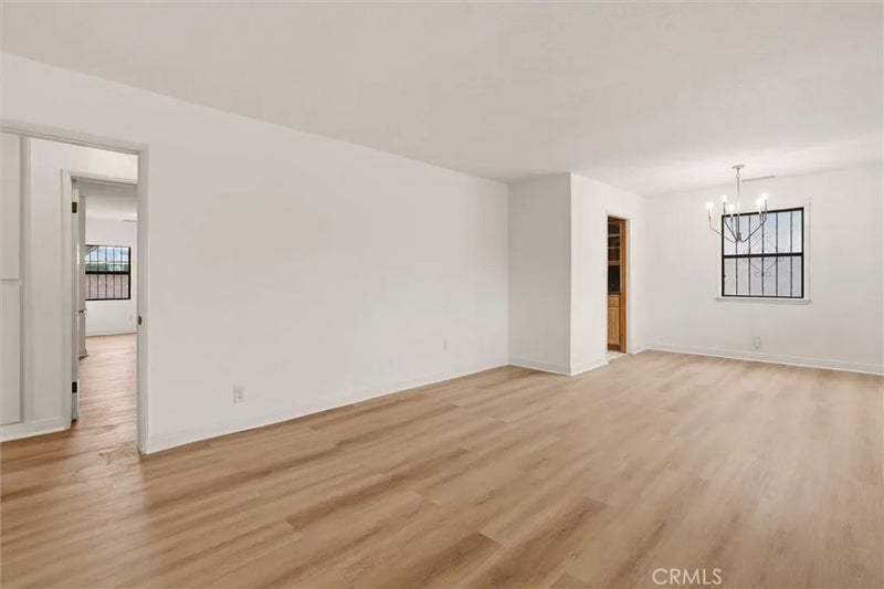 1658 W 110th Place
