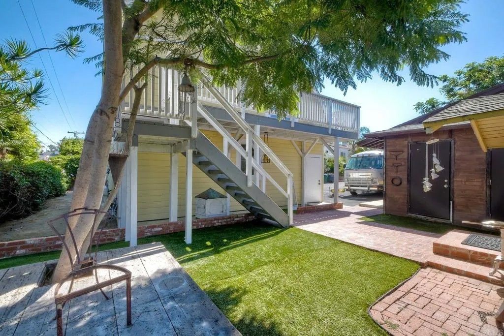 Photo of 624 Laguna Drive, Carlsbad, CA 92008 (MLS # NDP2509279)