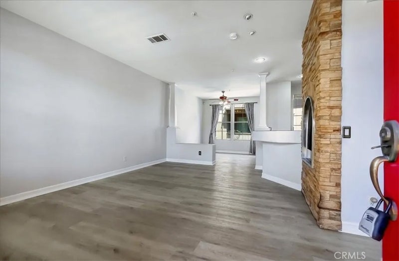 315 W Summerfield Circle