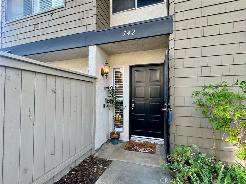 542 W Dunton 29