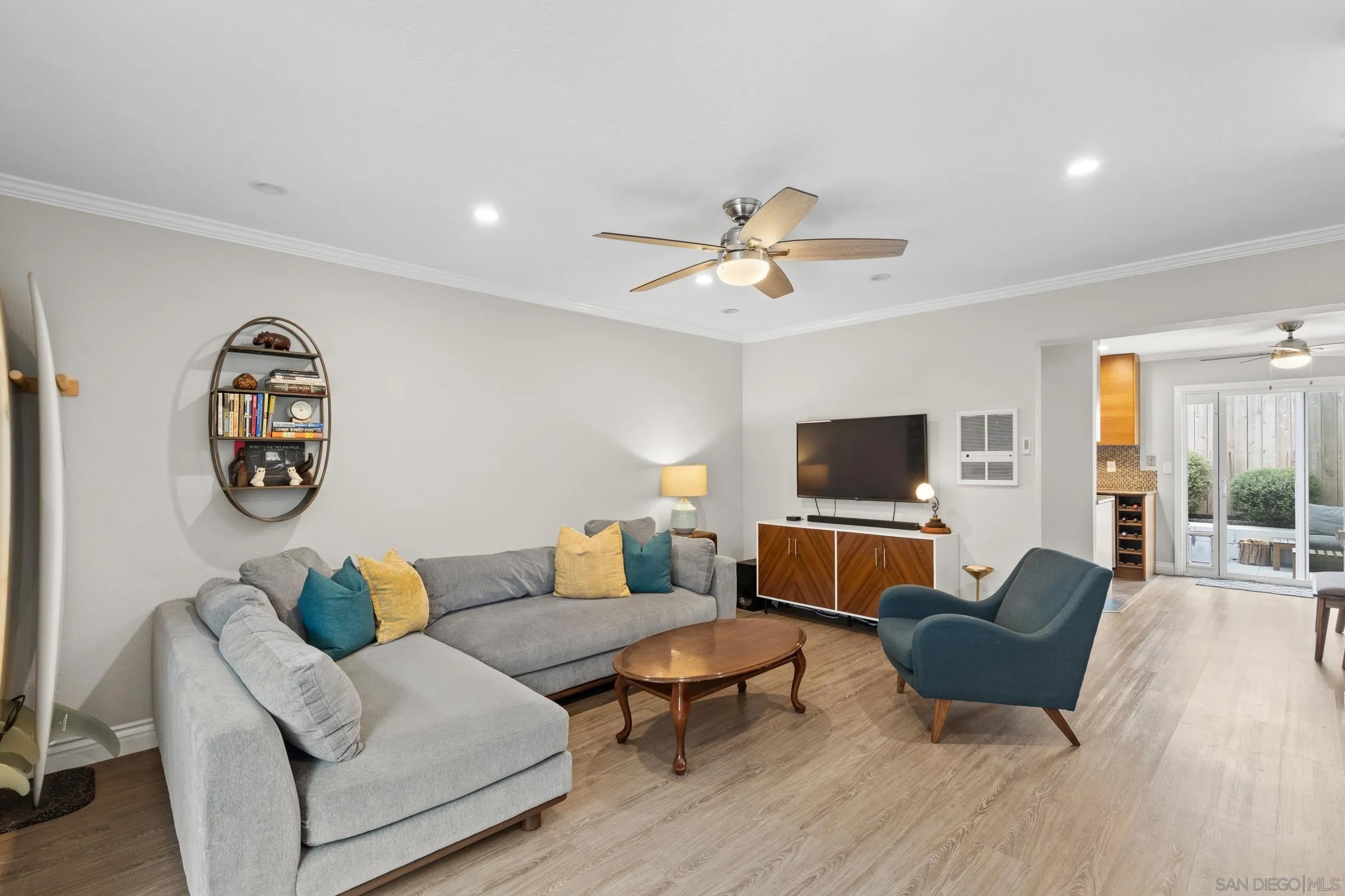 981 N Vulcan Ave 7