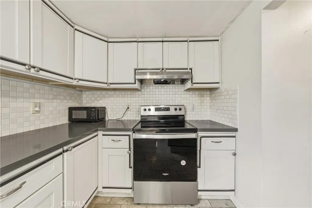 222 Del Luz Court