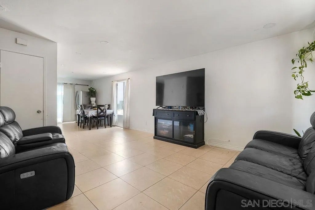 Photo of 8166 Paradise Valley Ct, Spring Valley, CA 91977 (MLS # 260016646)
