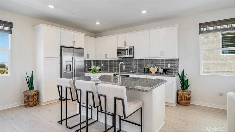 2635 E Lincoln Paseo