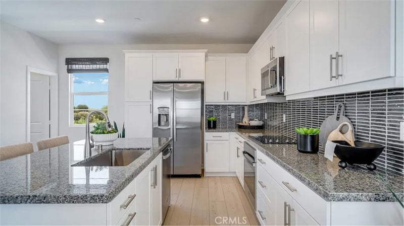 2635 E Lincoln Paseo