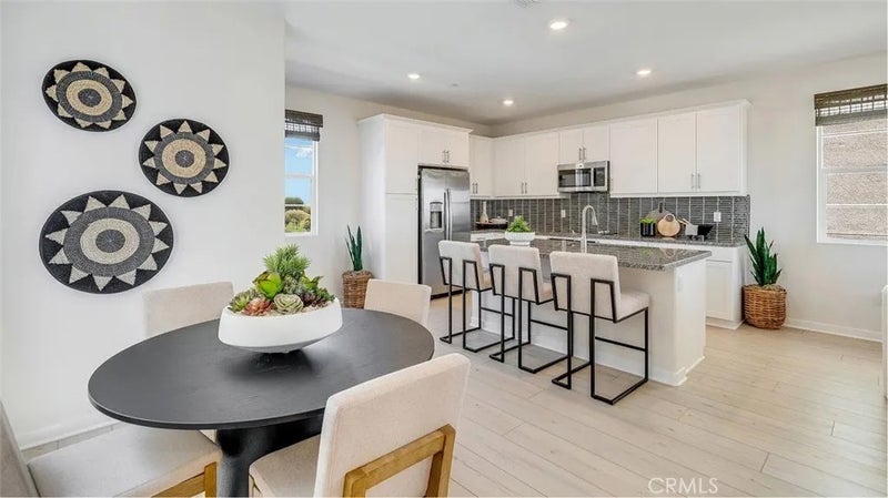 2635 E Lincoln Paseo