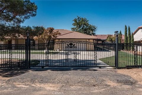 Tiny photo for 13114 Choco Rd, Apple Valley, CA 92308 (MLS # HD25247273)