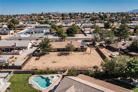 Tiny photo for 13114 Choco Rd, Apple Valley, CA 92308 (MLS # HD25247273)