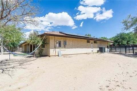 Tiny photo for 13114 Choco Rd, Apple Valley, CA 92308 (MLS # HD25247273)