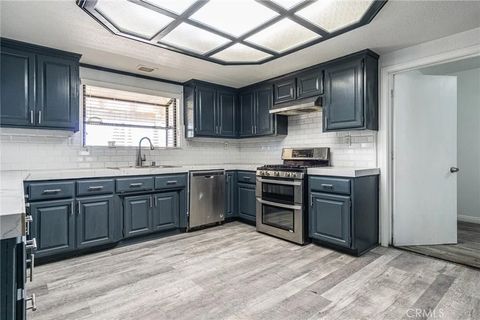 Tiny photo for 13114 Choco Rd, Apple Valley, CA 92308 (MLS # HD25247273)