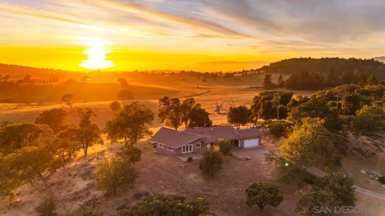 4430 Deer Lake Park