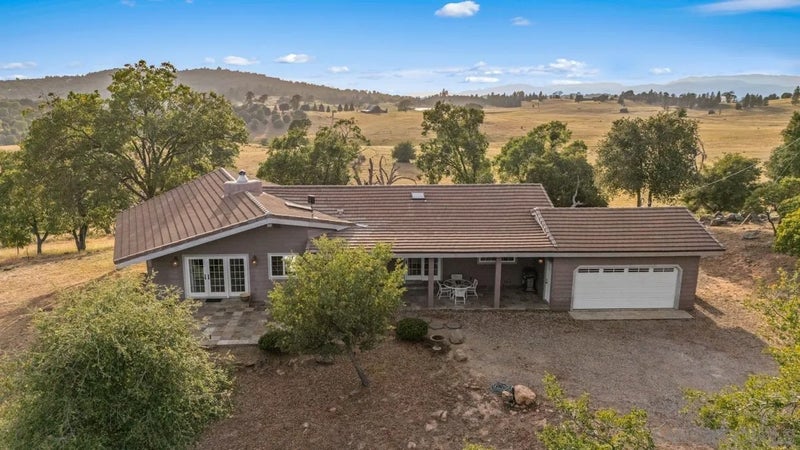 4430 Deer Lake Park