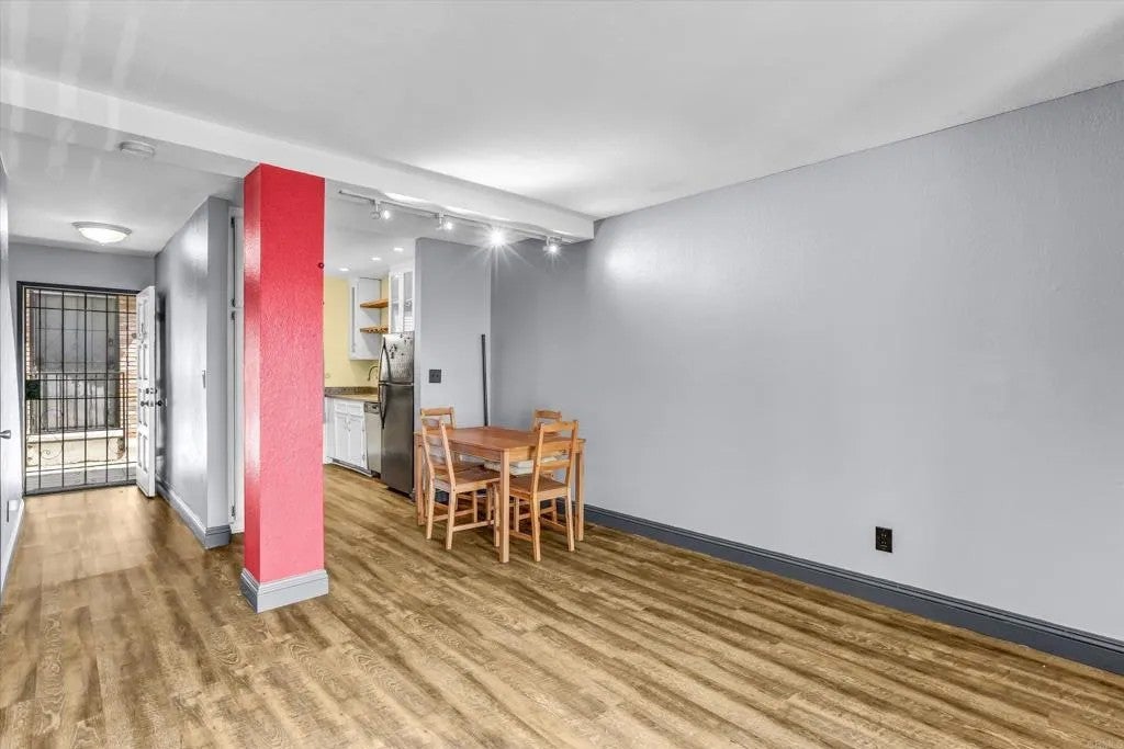 1628 Presioca Street 23